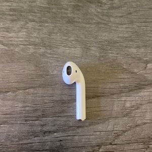 Second Generation Left Airpod Replacement